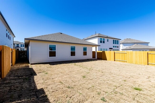 Building Photo - 125 Comet Pointe Dr