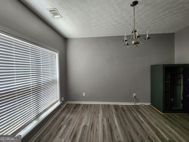 Building Photo - 5752 Olivia Ln