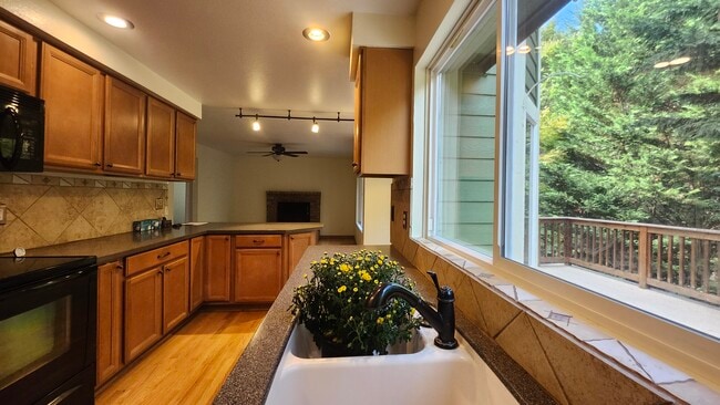 Building Photo - 35336 10th Pl SW