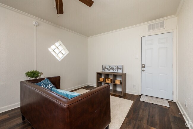 Studio, 1BA - 325SF - Living Room - Milestone Studios