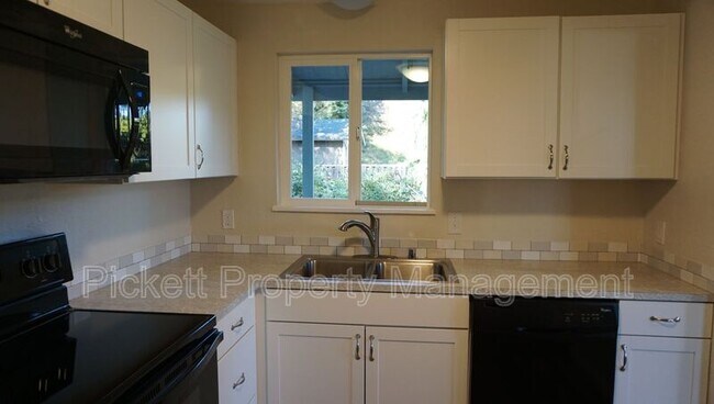 Building Photo - 917 N Cambrian Ave