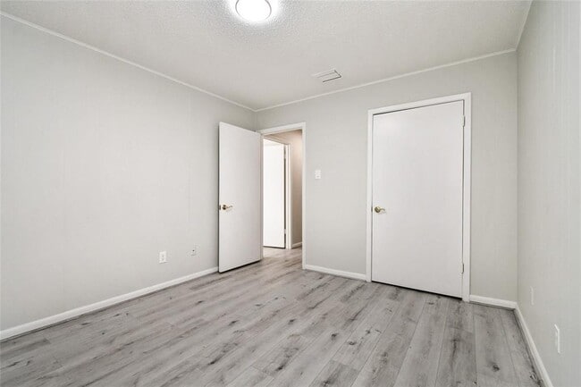 Building Photo - 1504 Holly Cir