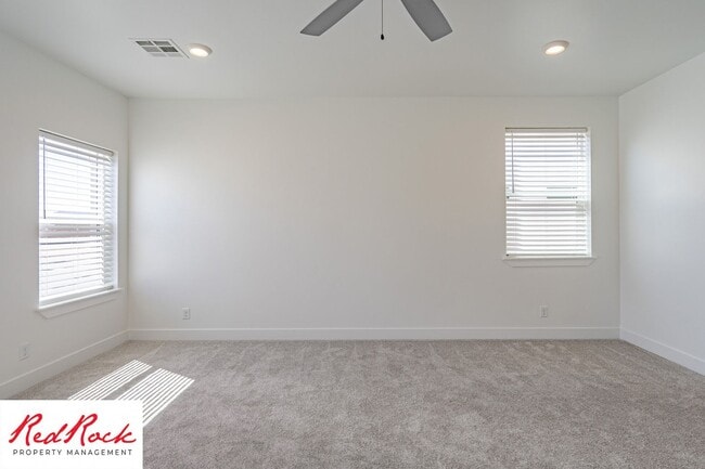 Building Photo - Stand Alone Home In Desert Color