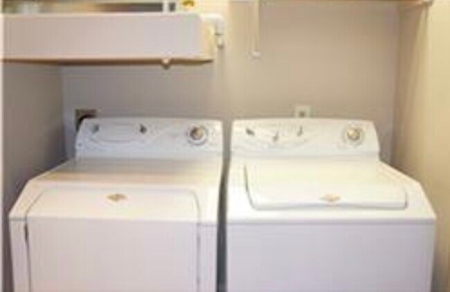 Building Photo - 2400 McCue Rd