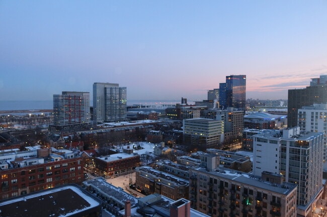 Building Photo - 1720 S Michigan Ave