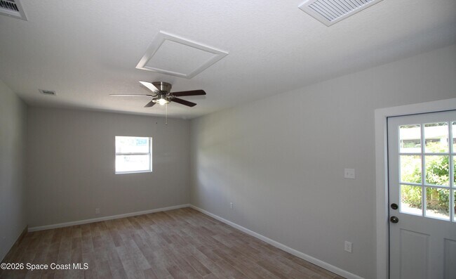 Building Photo - 75 Rivercliff Ln