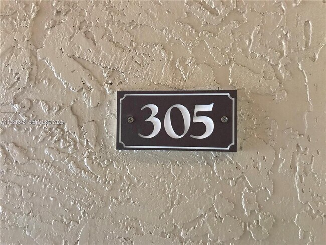 Building Photo - 151 SW 117th Ave