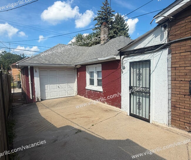 Building Photo - 4834 Euclid Ave
