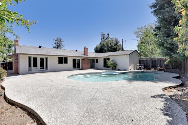 Building Photo - 2720 Diericx Dr