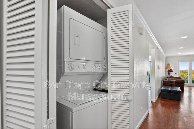 Building Photo - 4794 Arizona St