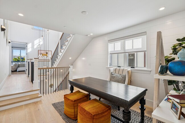 Building Photo - 503 L St