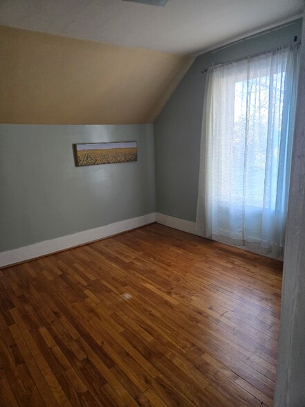 Building Photo - 351 Broadway