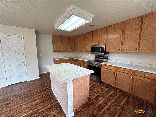 Building Photo - 424 Copper Hill Dr