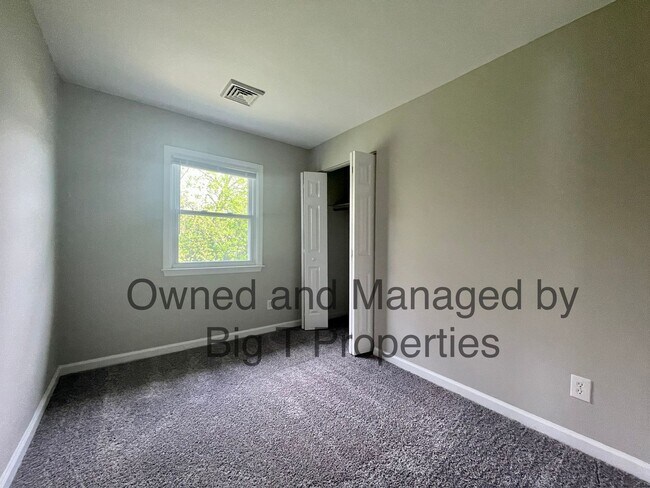 Building Photo - Newark, DE House with Large Yard
