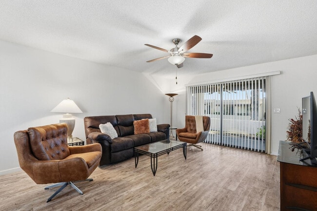 Building Photo - 650 S Arrowwood Way