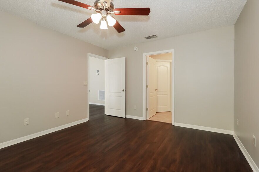 Building Photo - 282 Turtle Dove Dr