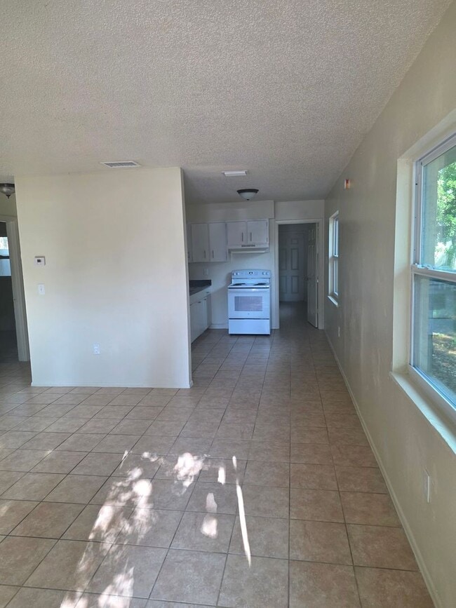 Building Photo - 3/2 DUPLEX