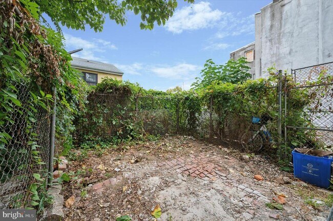 Building Photo - 1703 N Lambert St