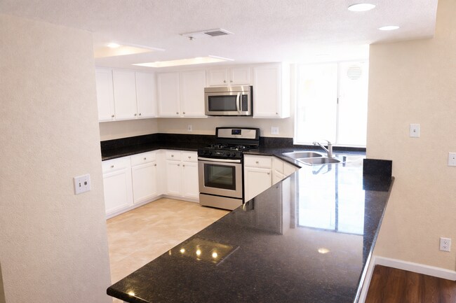 Building Photo - 2360 Dusk Dr