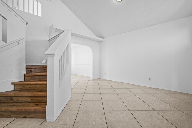 Building Photo - 6780 Dakota Ridge Dr