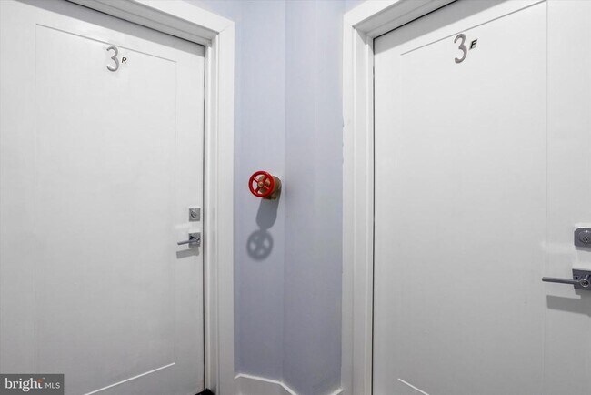 Building Photo - 818 N 16th St