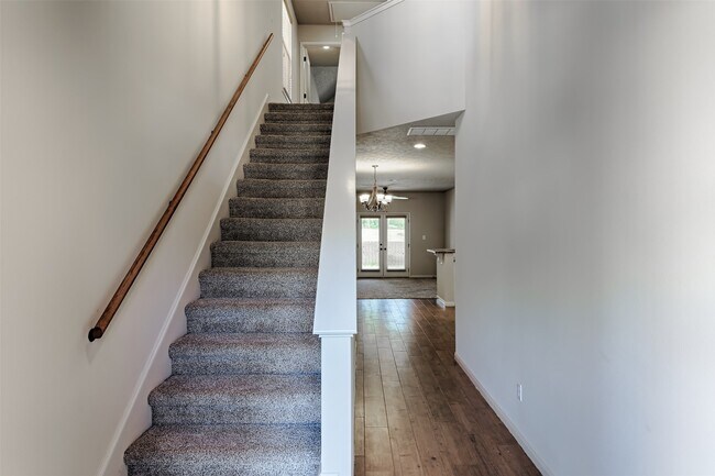 Building Photo - 12960 Orion Ct E