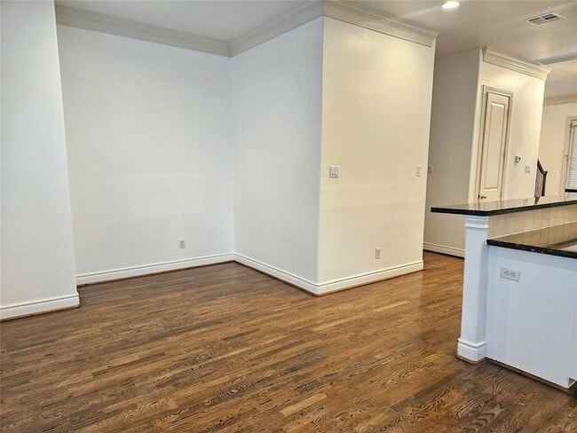 Building Photo - 3249 Maxroy St
