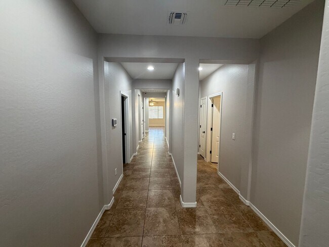 Building Photo - 2486 E Dulcinea Trail