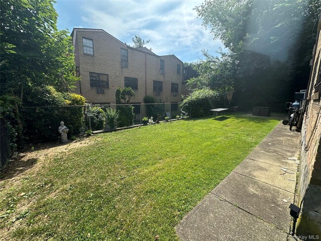 Building Photo - 61-19 232nd St