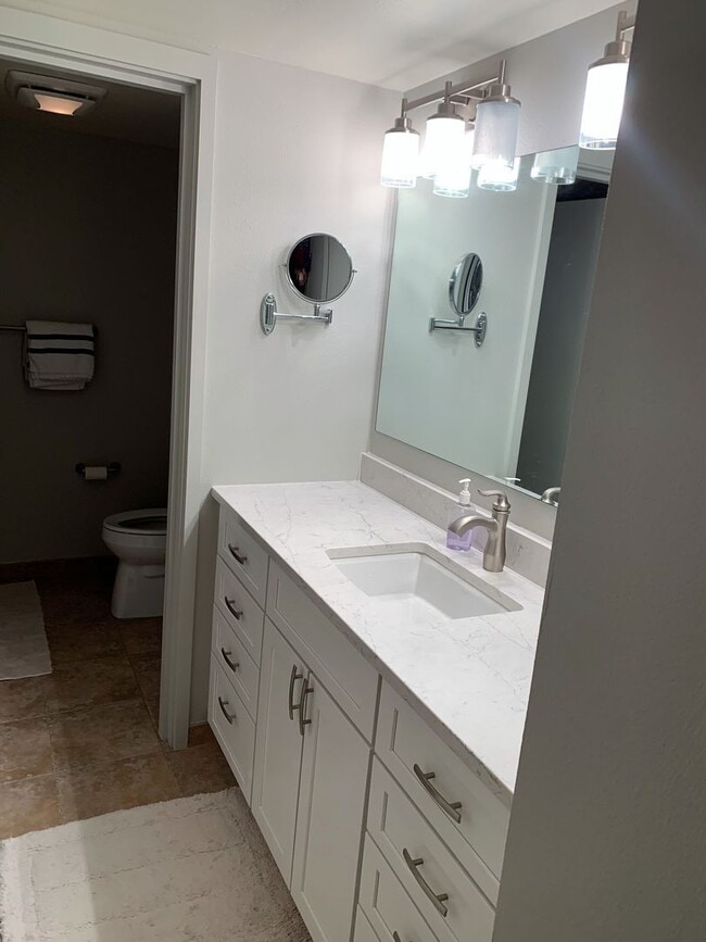 Building Photo - Summer Seasonal Rental- Sts. John 2543