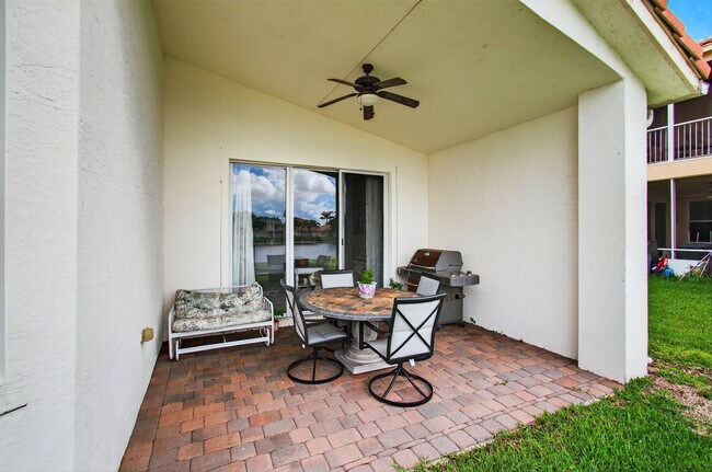 Building Photo - 7230 Via Luria