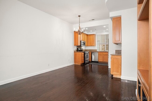 Building Photo - 644 Hatfield Dr