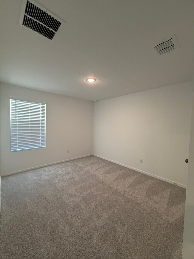 Building Photo - 563 River Run Wy