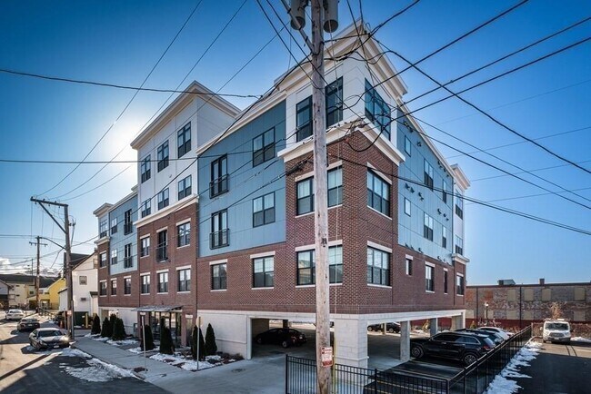 Building Photo - 16 Laurel St