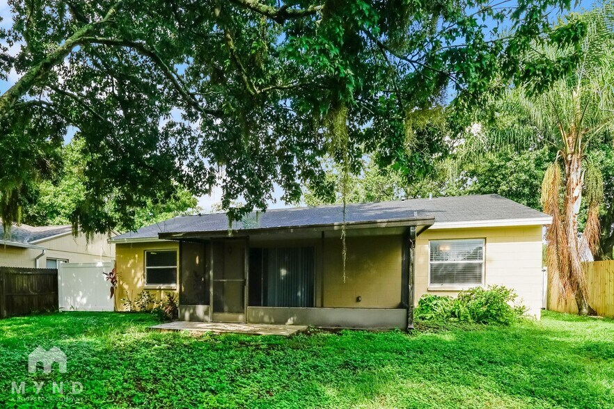 Building Photo - 14013 Fullerton Dr