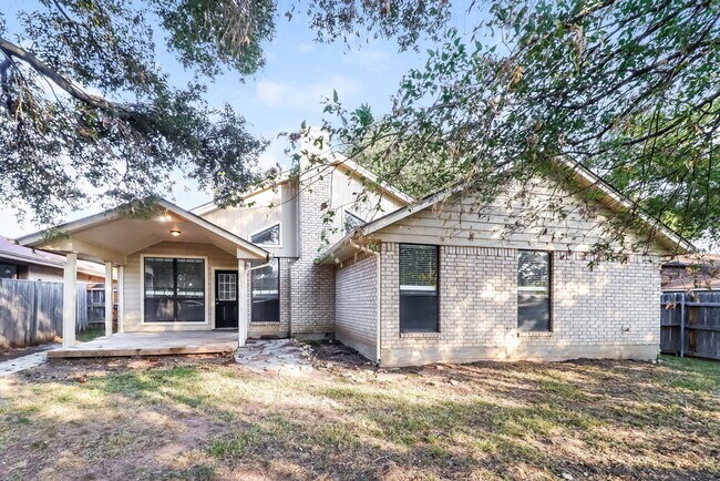 Building Photo - 1609 Willow Park Dr