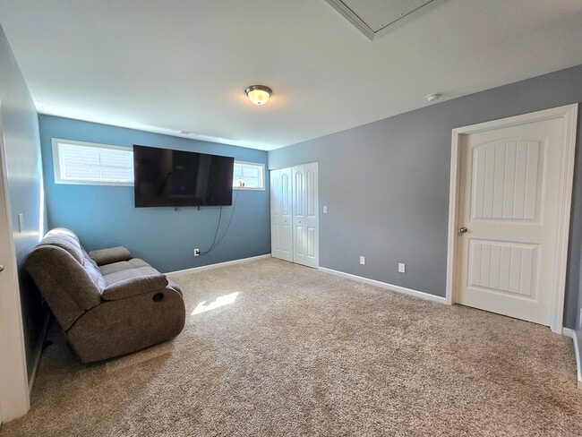 Building Photo - 1718 Smalls Dr