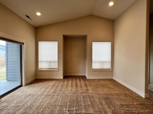 Building Photo - 2360 NW 19th St