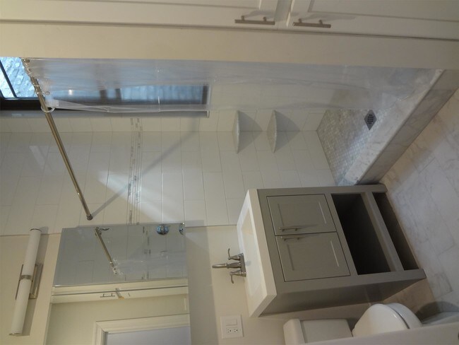 Building Photo - 19 Seaverns Ave