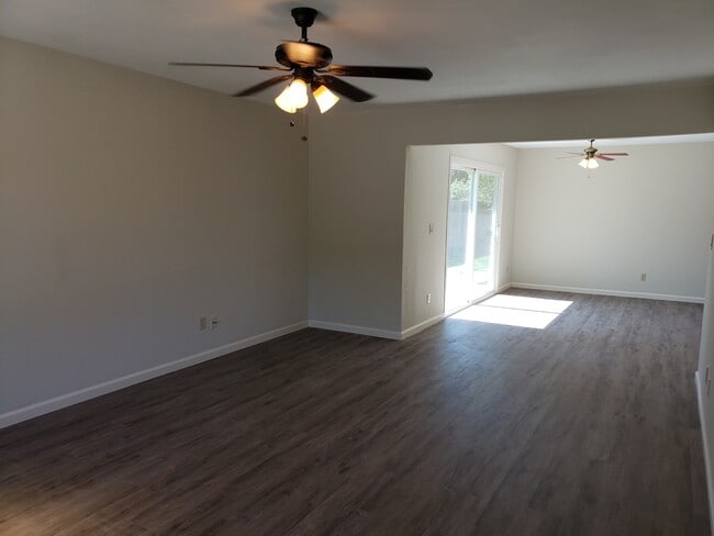 Building Photo - Nice, Cute and Clean!!!