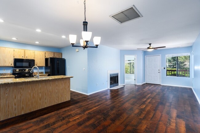 Building Photo - 2 Bedroom 2 Bath Condo in Prescott.