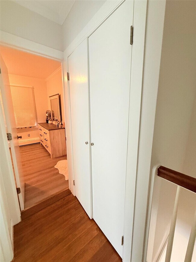 Building Photo - 815 Carpenter Pl