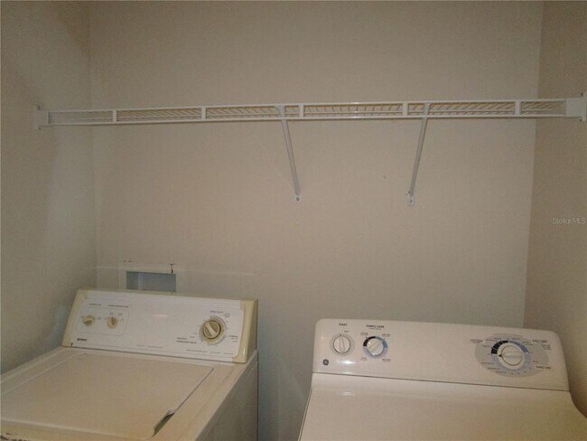 Building Photo - 15843 Fishhawk View Dr