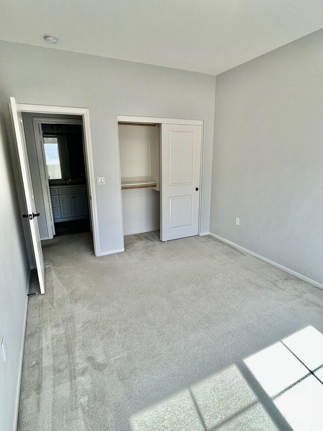 Building Photo - 3257 E Wild Horse Privado