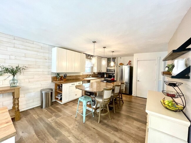 Building Photo - Spacious 6 bedroom home in Virginia Beach