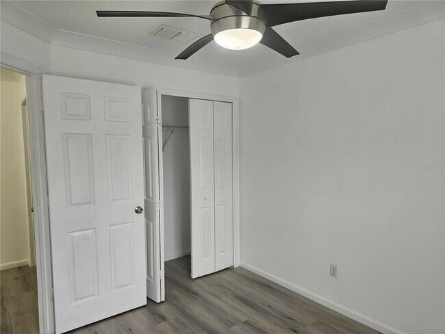 Building Photo - 9153 Oak Fern Dr