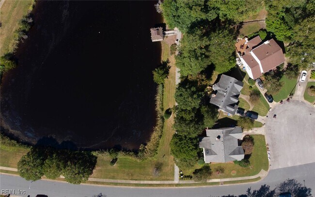 Building Photo - 450 Supplejack Ct