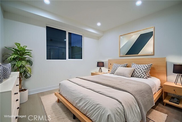 Building Photo - 803 E 84th Pl