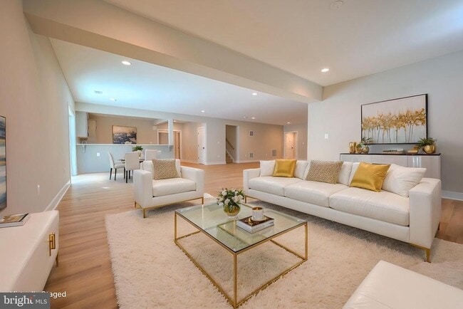 Building Photo - 2424 Carey Ln