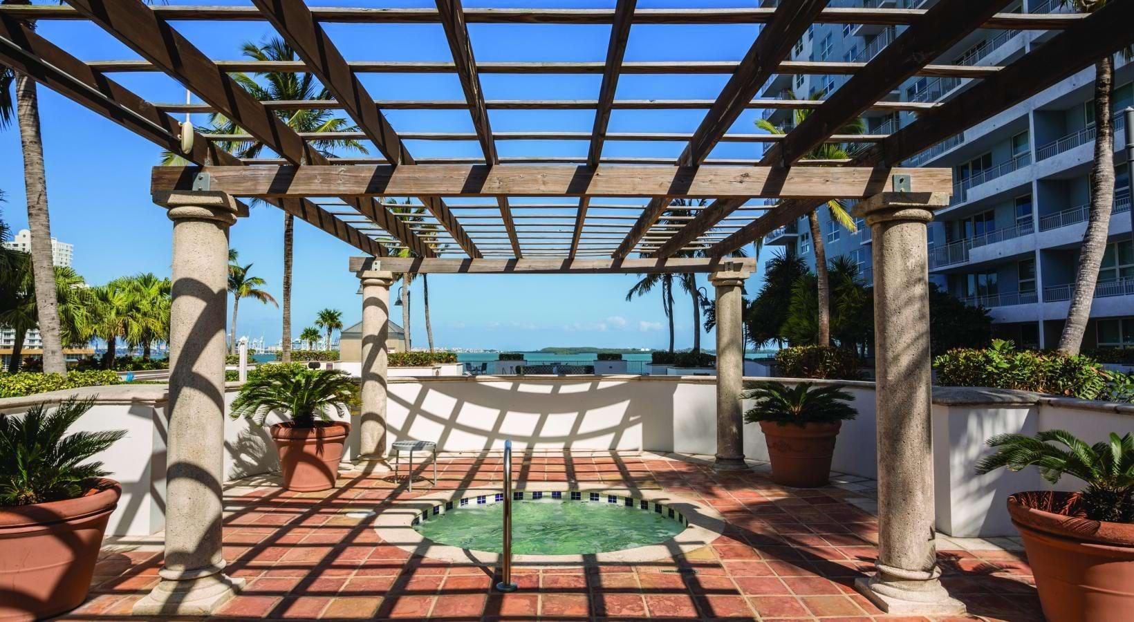 Building Photo - 1111 Brickell Bay Dr